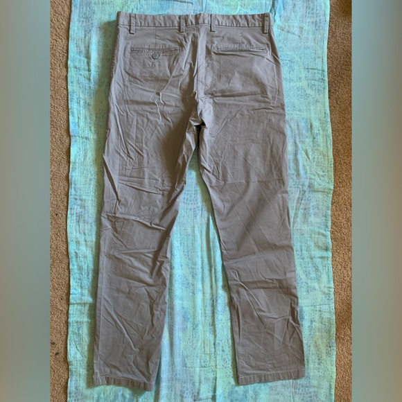 NWOT Old Navy Men’s Slim Chinos Ultimate Summe Earl Grey - 34x32 - Picture 2 of 7